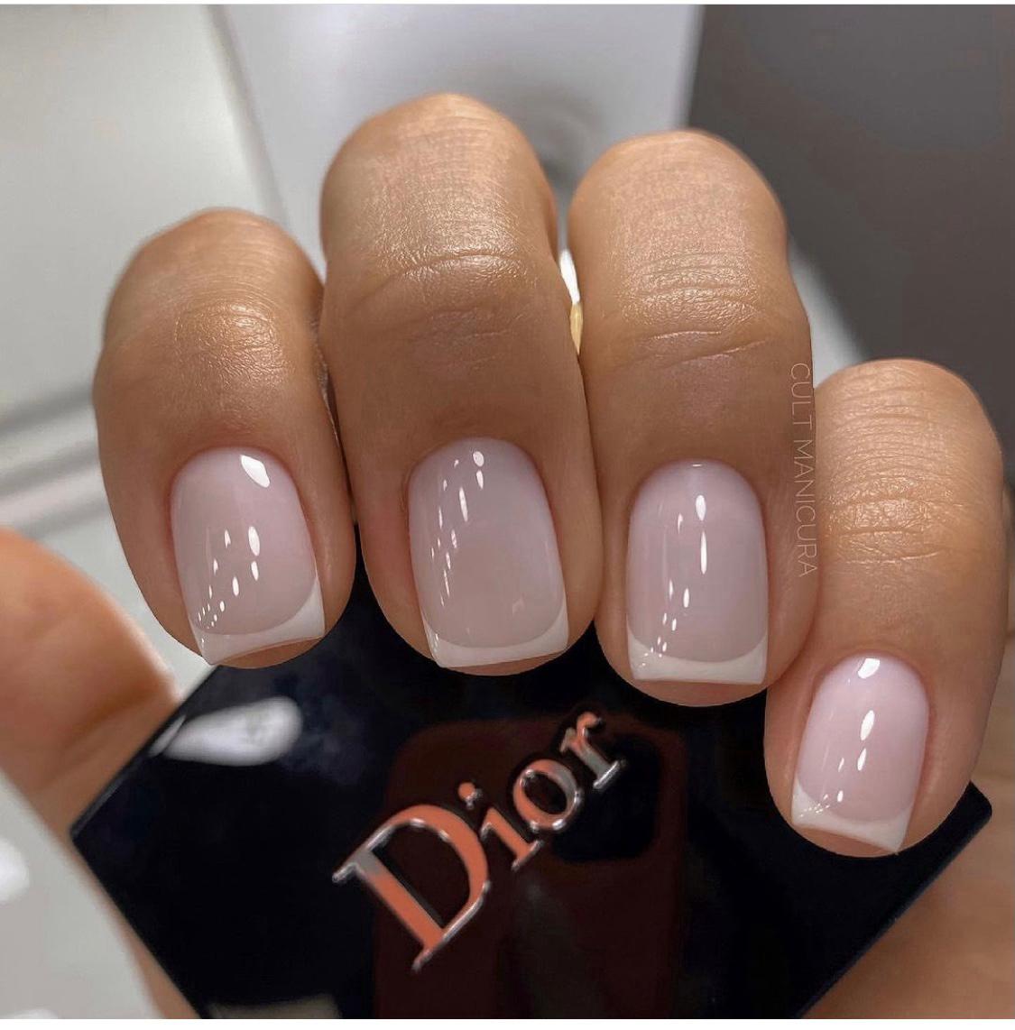 Manichiură elegantă